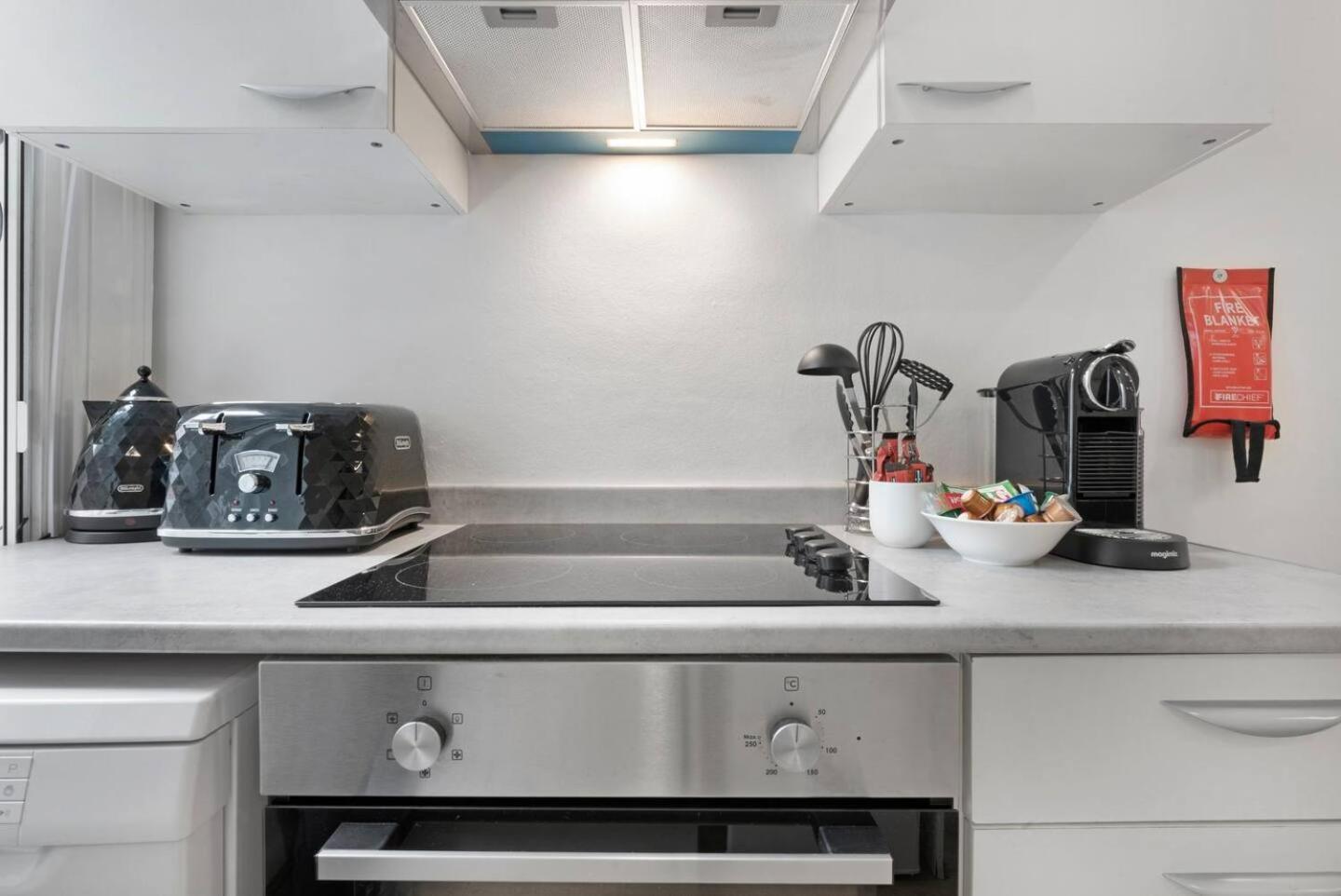 2 Bed Piccadilly Apartment 3 Лондон Екстериор снимка