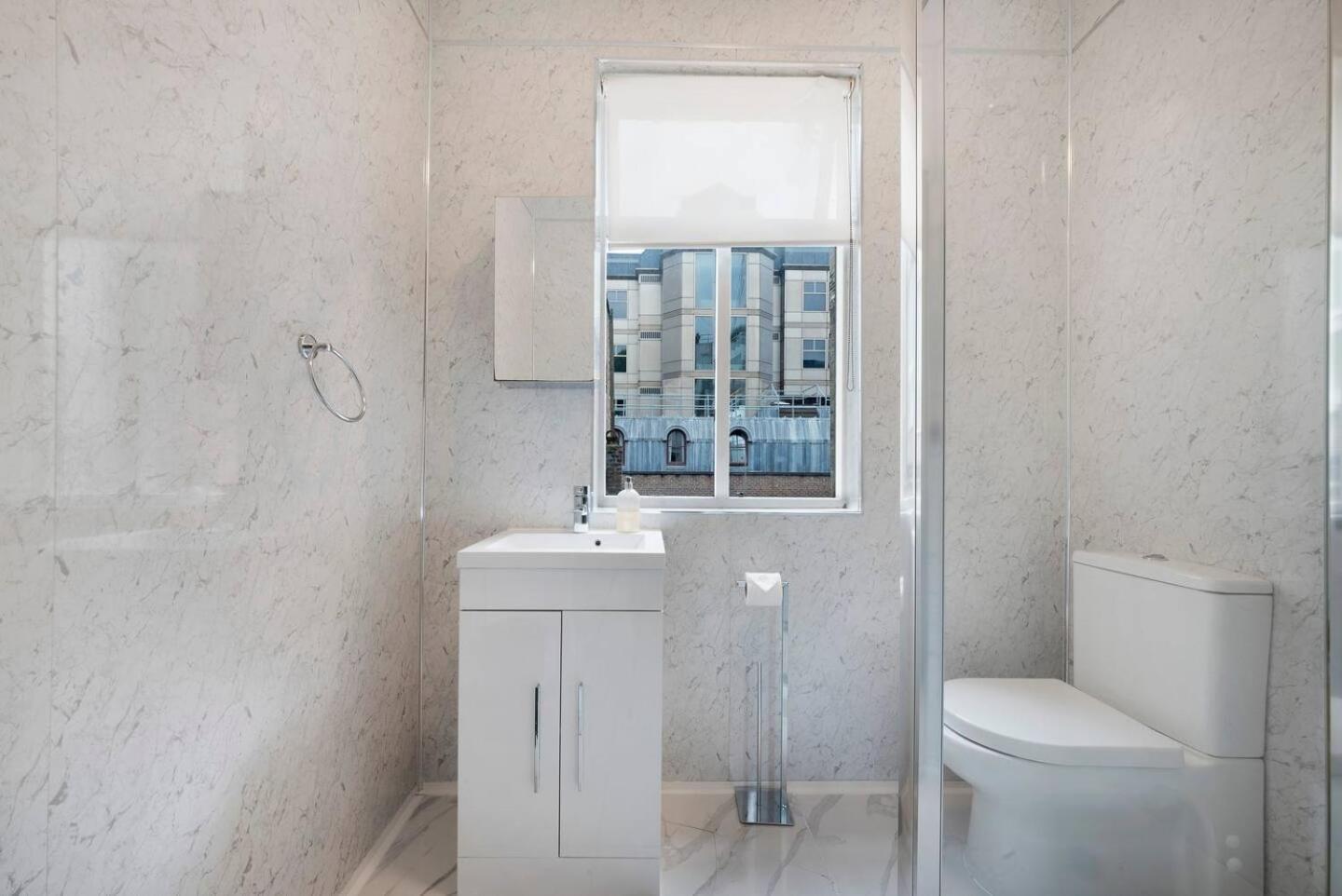 2 Bed Piccadilly Apartment 3 Лондон Екстериор снимка