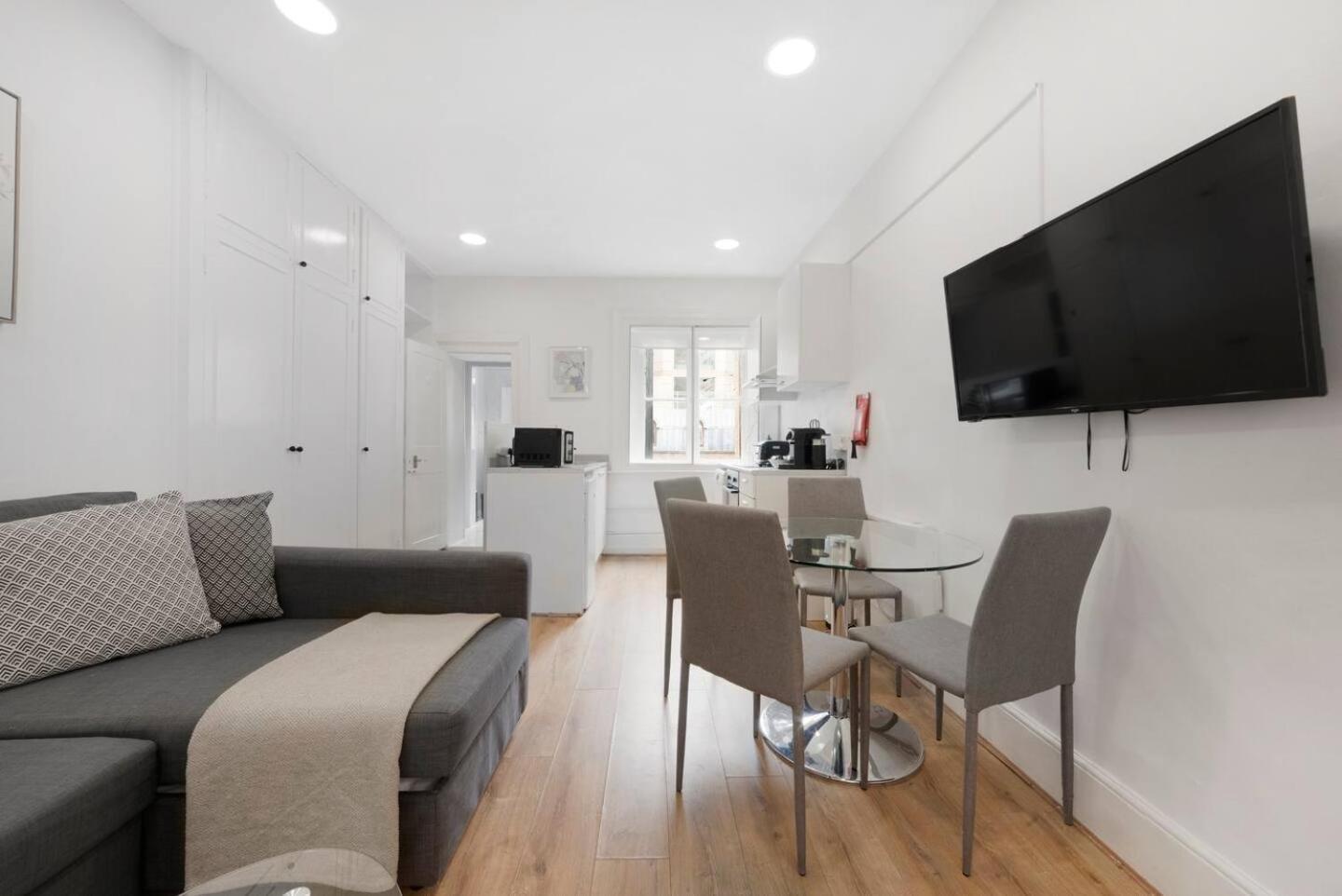 2 Bed Piccadilly Apartment 3 Лондон Екстериор снимка